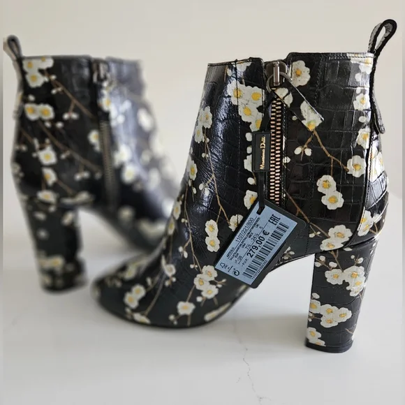Massimo Dutti Zara Leather Ankle Boots with flowers US 7.5 - Picture 4 of 13